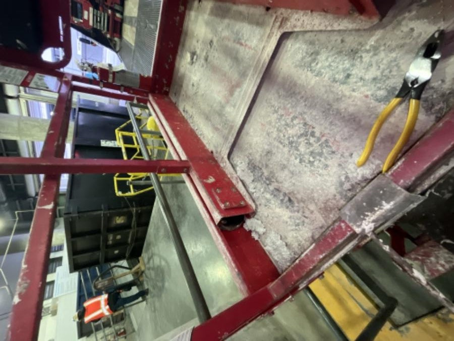 2017 MEC 1330SE 13' Scissor Lift w/2 Year Extended Full Warranty