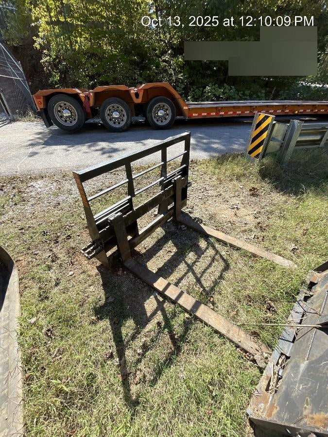 2024 ARROW MATERIAL HANDLING 72" Pallet Forks - Arrow