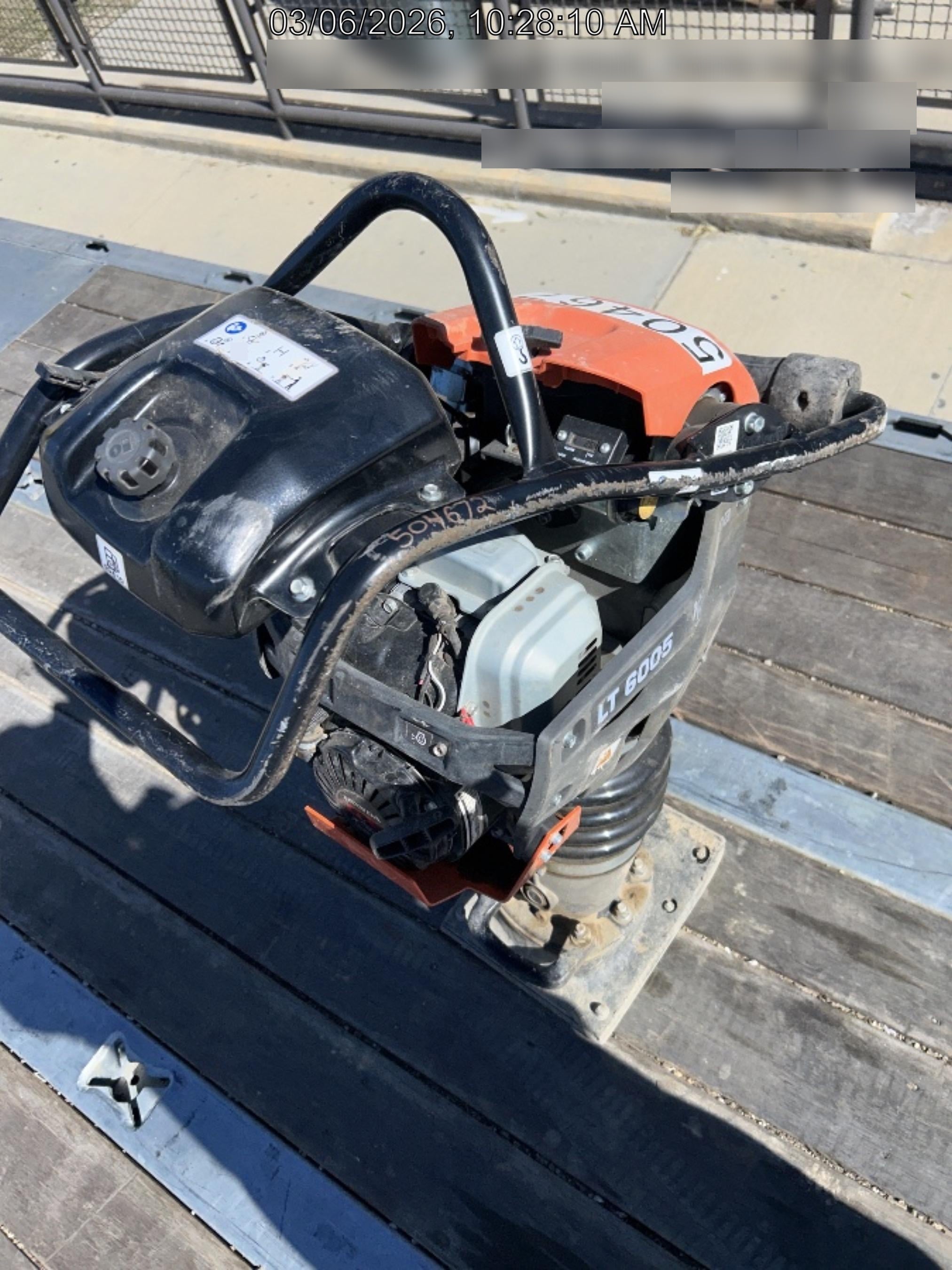 2025 HUSQVARNA LT6005