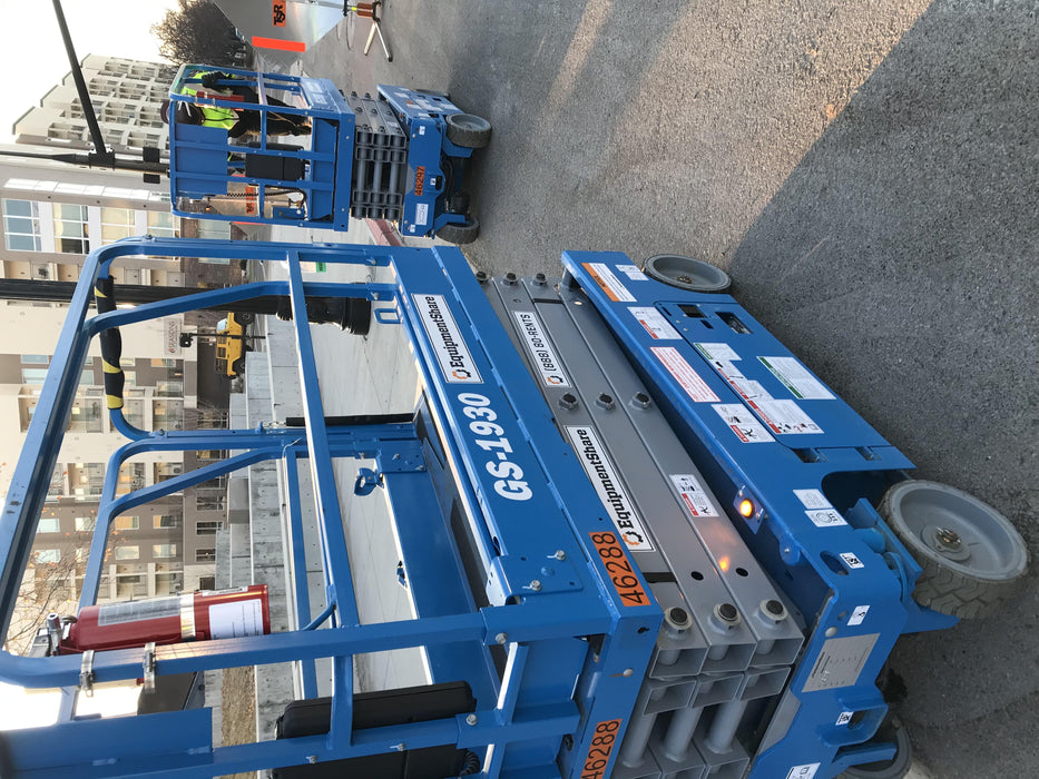 2019 Genie GS-1930 Fixed rails with chain Entry