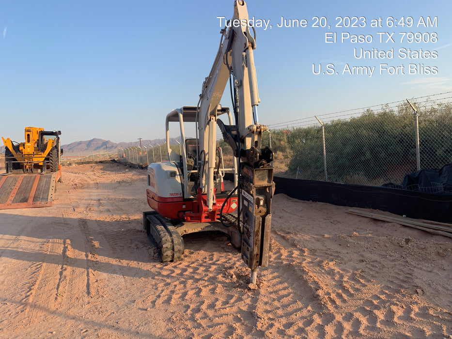 2021 TAKEUCHI TB235-2R