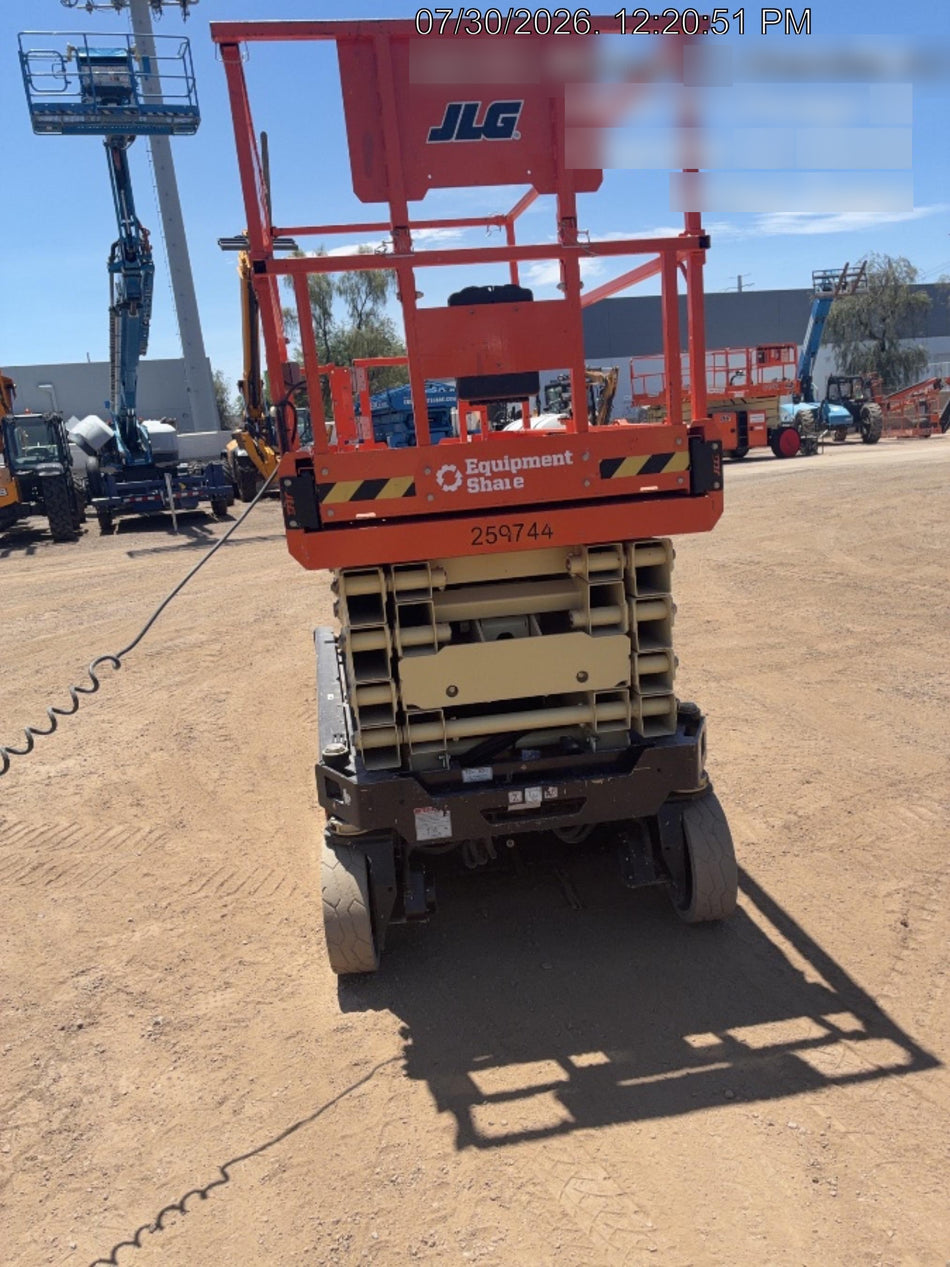 2022 JLG ES3246