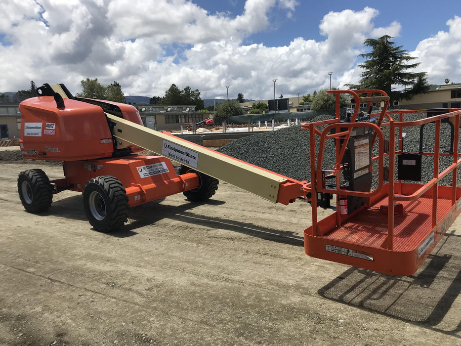2019 JLG 400S