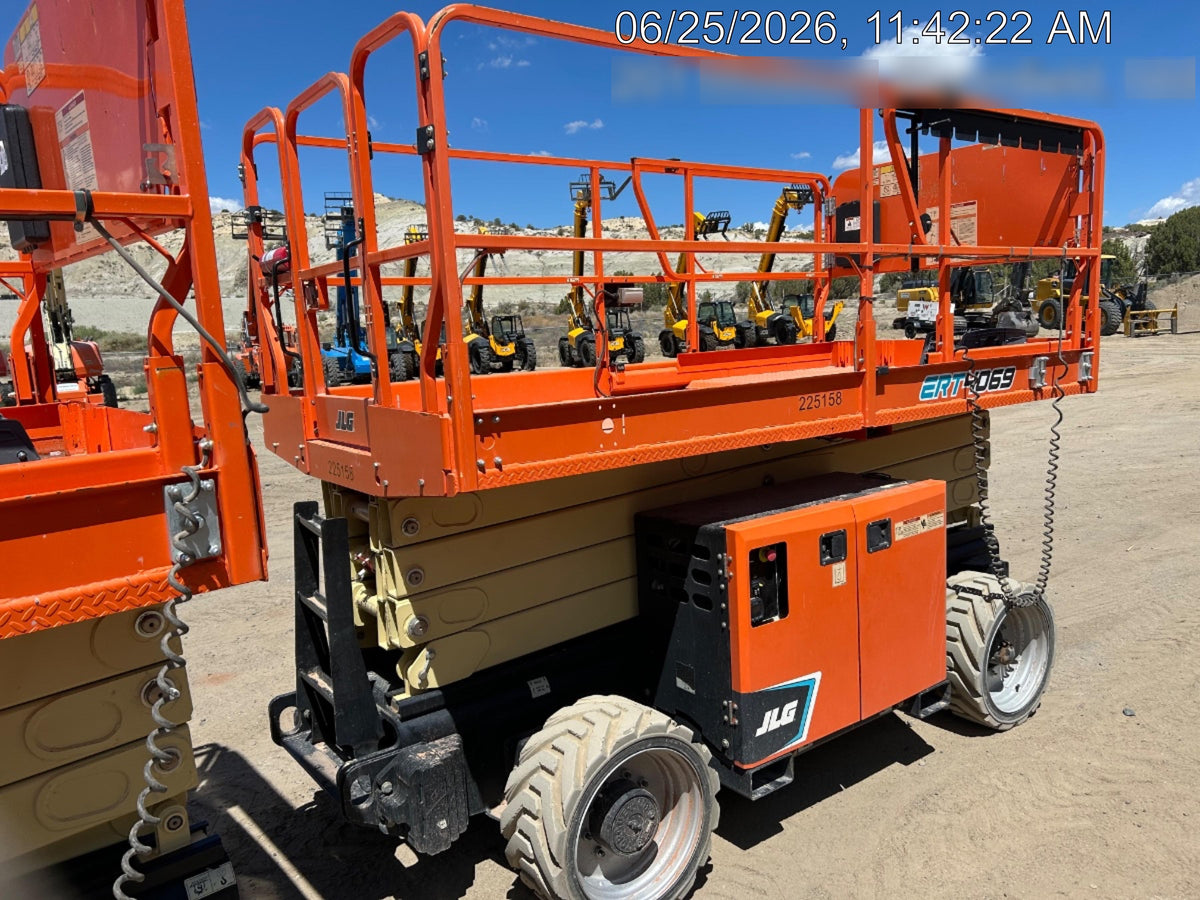 2022 JLG ERT4069