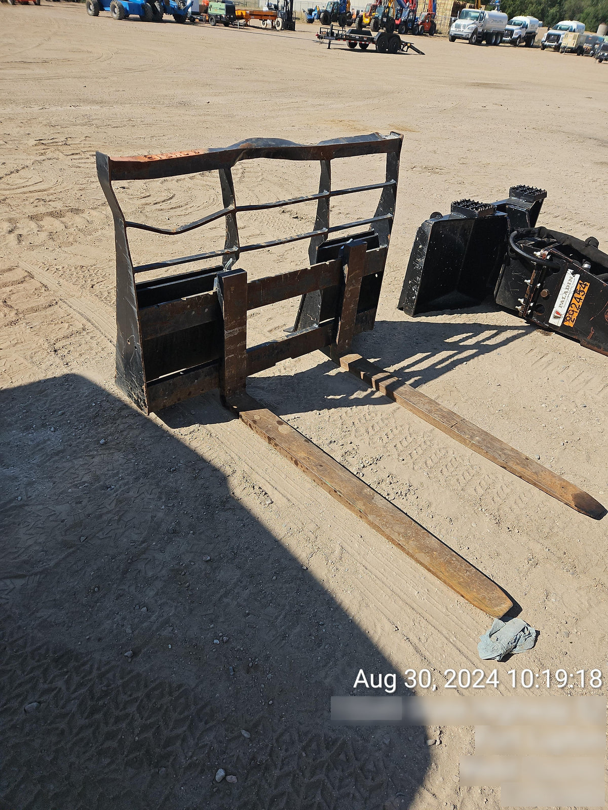 2022 ARROW MATERIAL HANDLING 60" Pallet Forks - Arrow