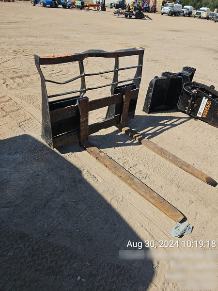 2022 ARROW MATERIAL HANDLING 60" Pallet Forks - Arrow