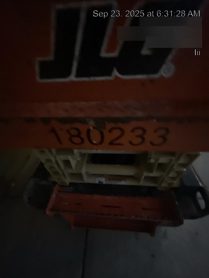 2021 JLG ES1932