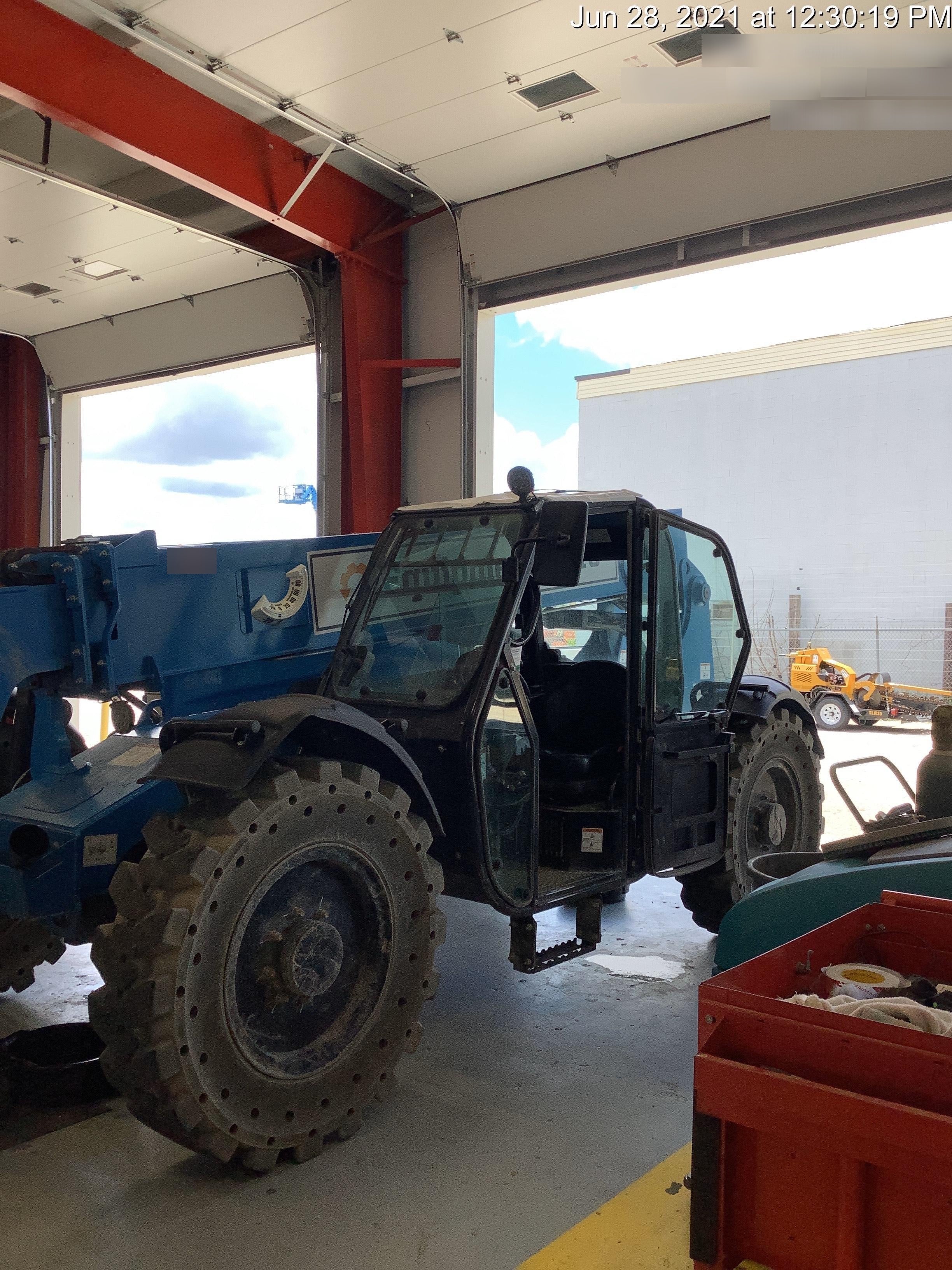 2020 Genie GTH-636 Cab/Heat/Air, Solid Tires, Work Lights, Beacon, Aux Hydraulics, Back up Alarm