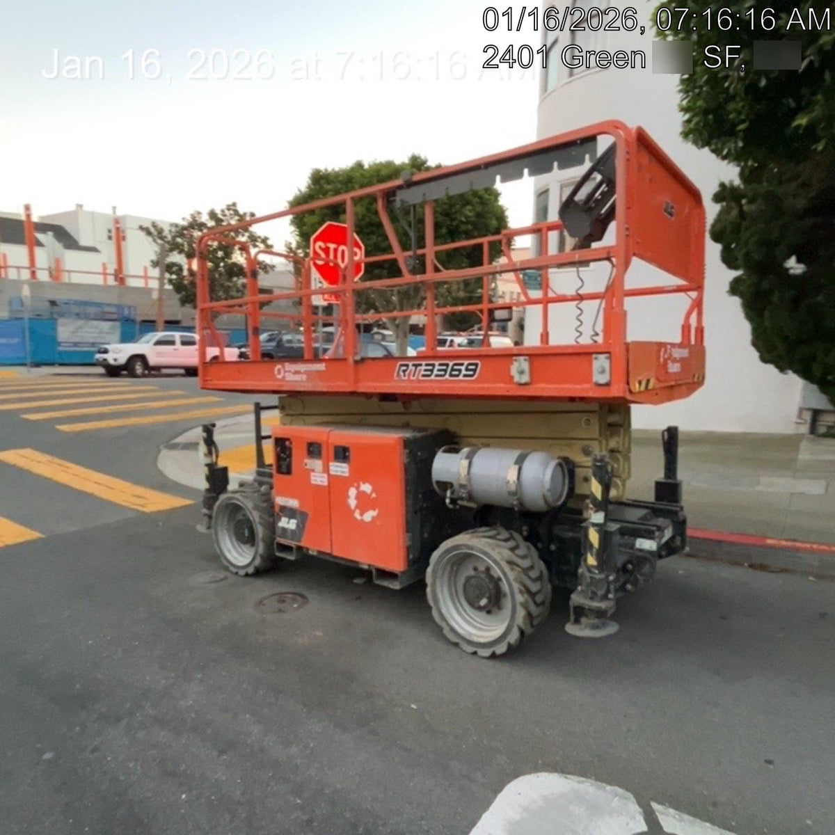 2022 JLG RT3369