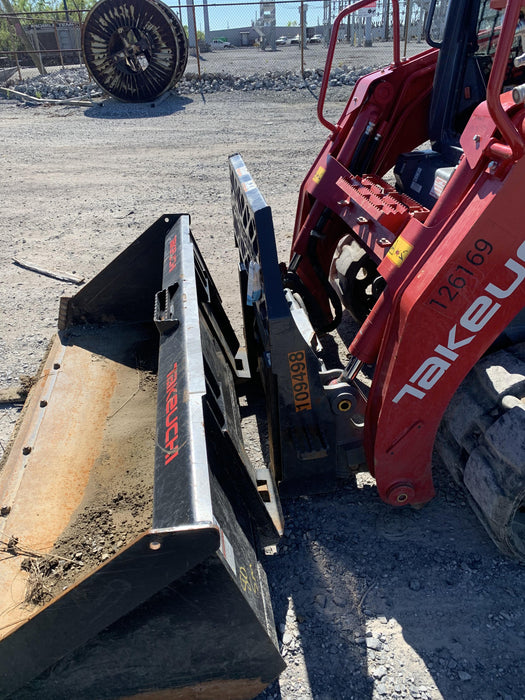 2020 EMKAY 48" Pallet Forks - Emkay