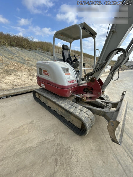 2022 TAKEUCHI TB250-2R