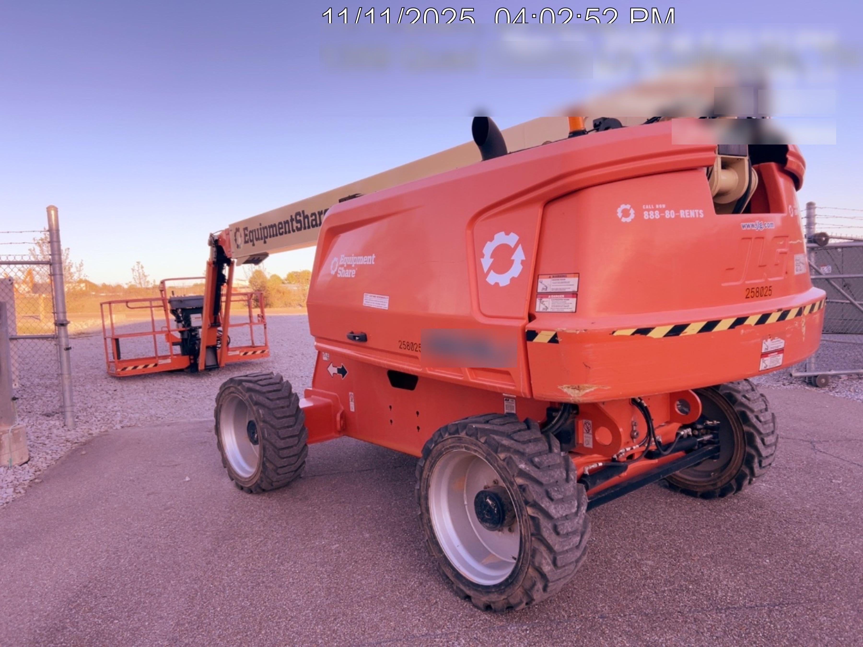 2022 JLG 660SJ