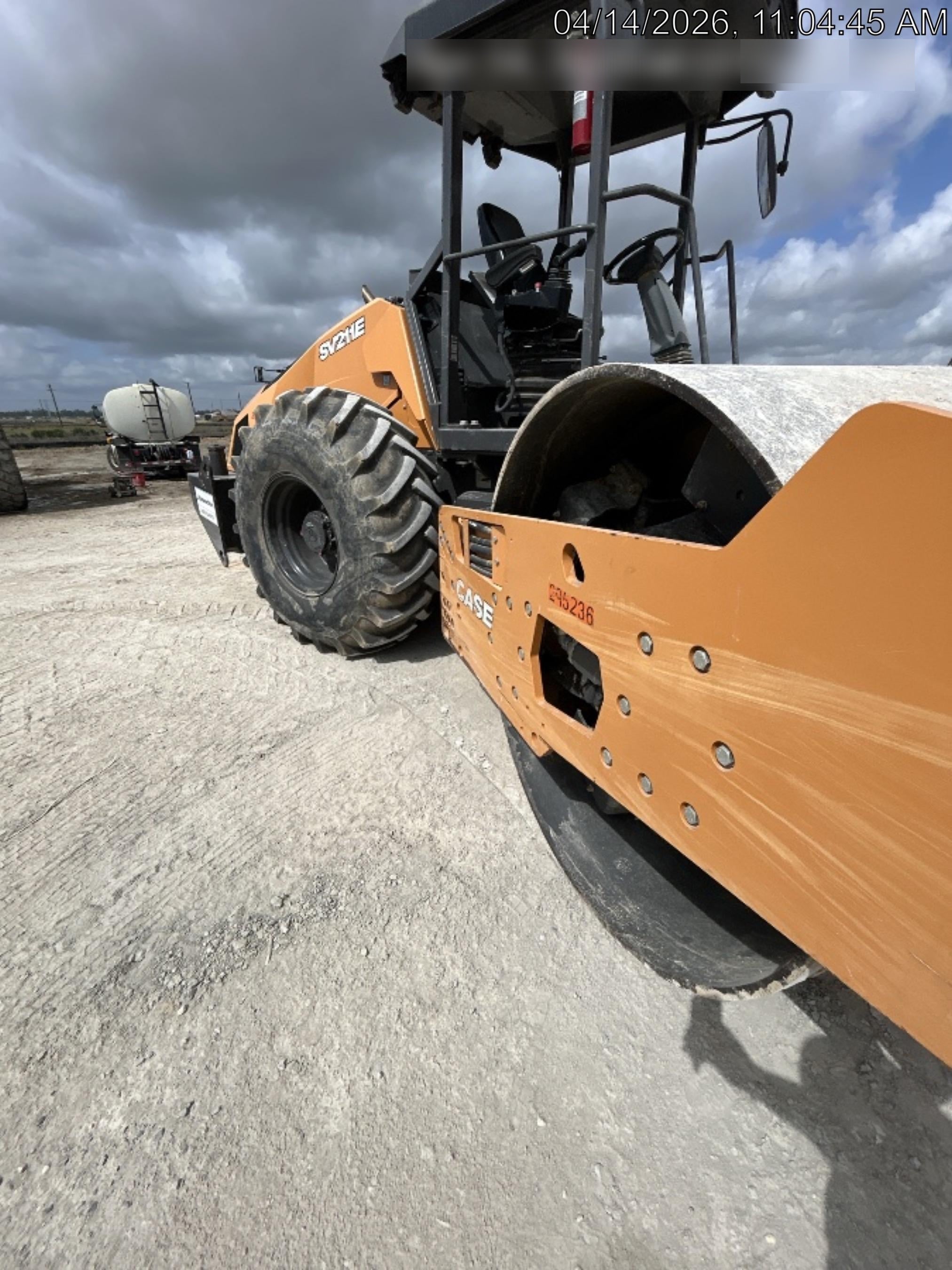 2023 CASE SV211E