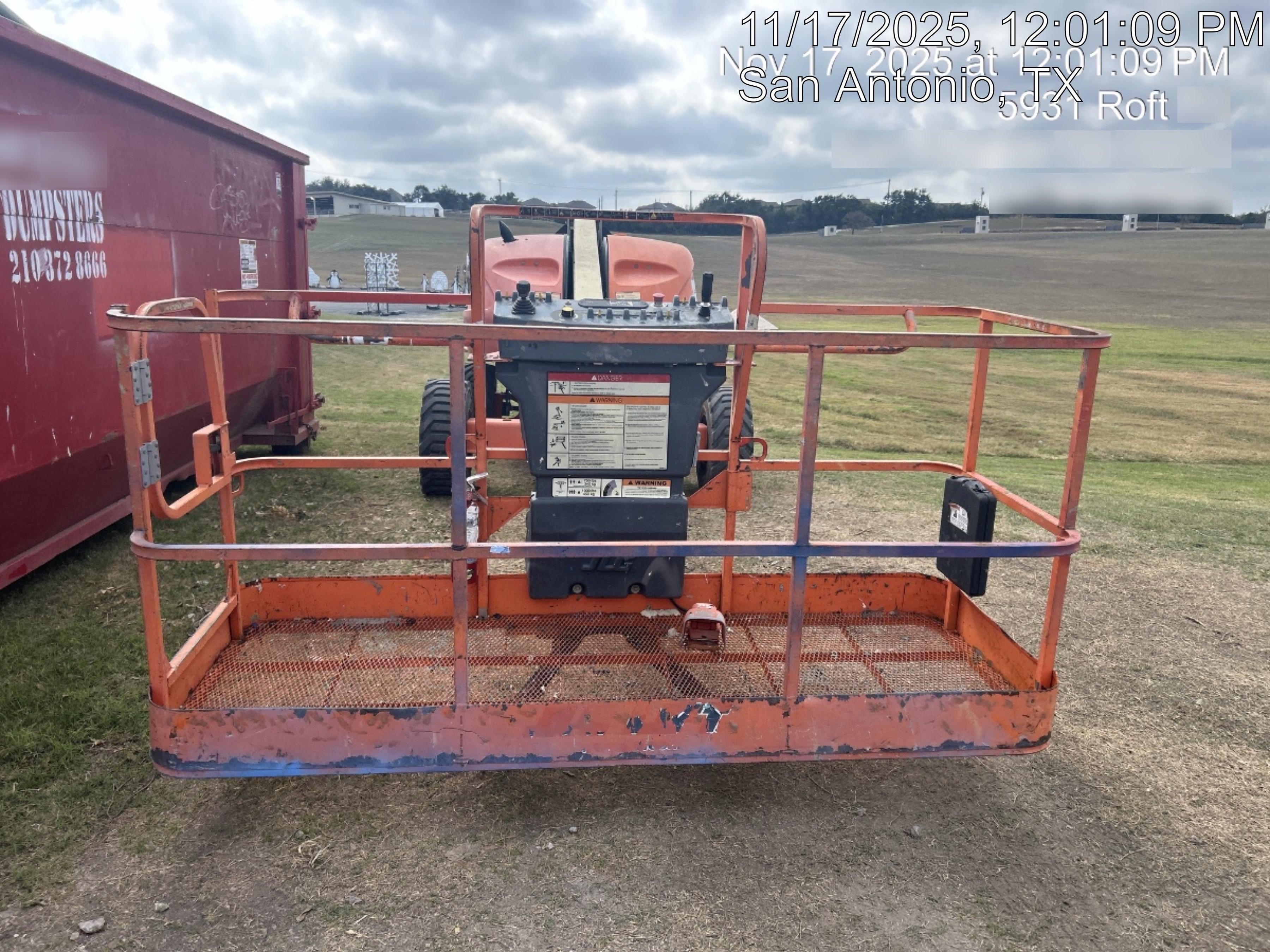 2006 JLG 400S