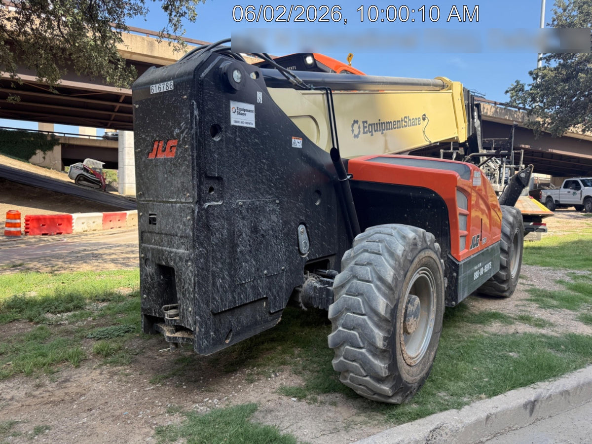 2025 JLG 1075