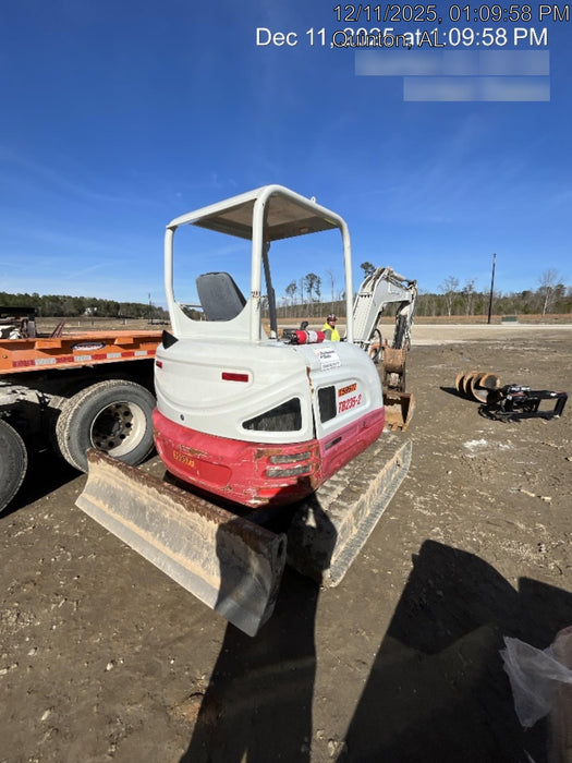2021 TAKEUCHI TB235-2R