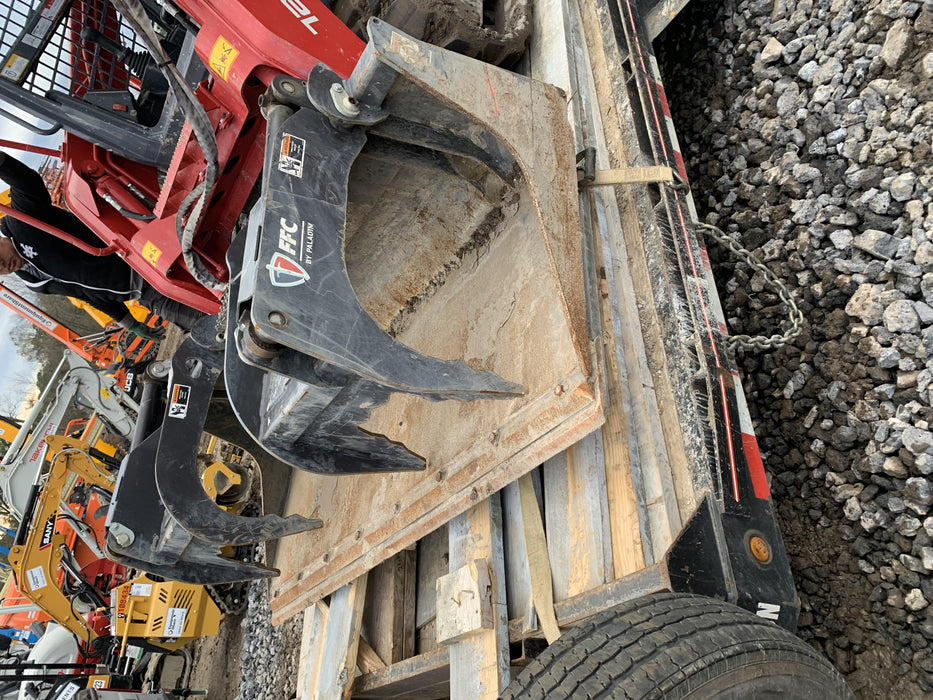 2018 PALADIN 76" Scrap Grapple Bucket - Paladin