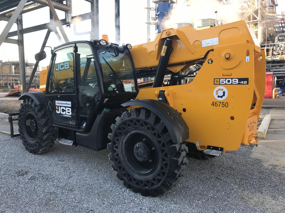 2019 JCB 509-42 Cab/Heat/Air, 74 HP, Solid Tires, STD Worklight, Beacon, Aux Hydraulics, Lifting Eye, Back up Alarm w/66" Carriage/60" Forks