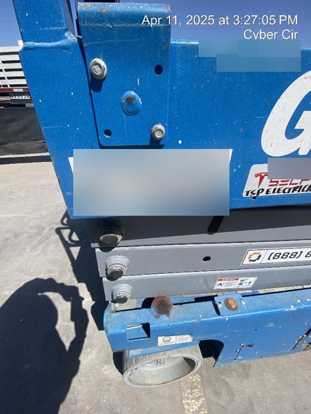 2019 Genie GS-2632 Folding rails with half height swing gate