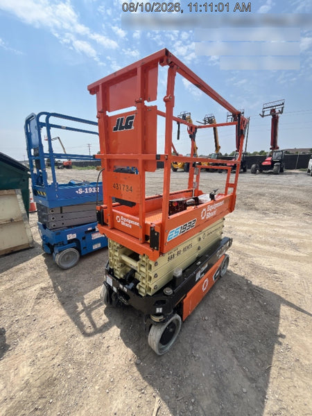 2024 JLG ES1932