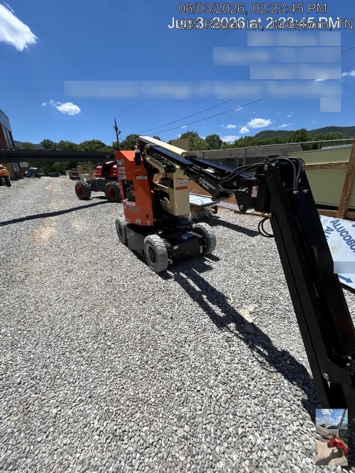 2025 JLG E300AJP