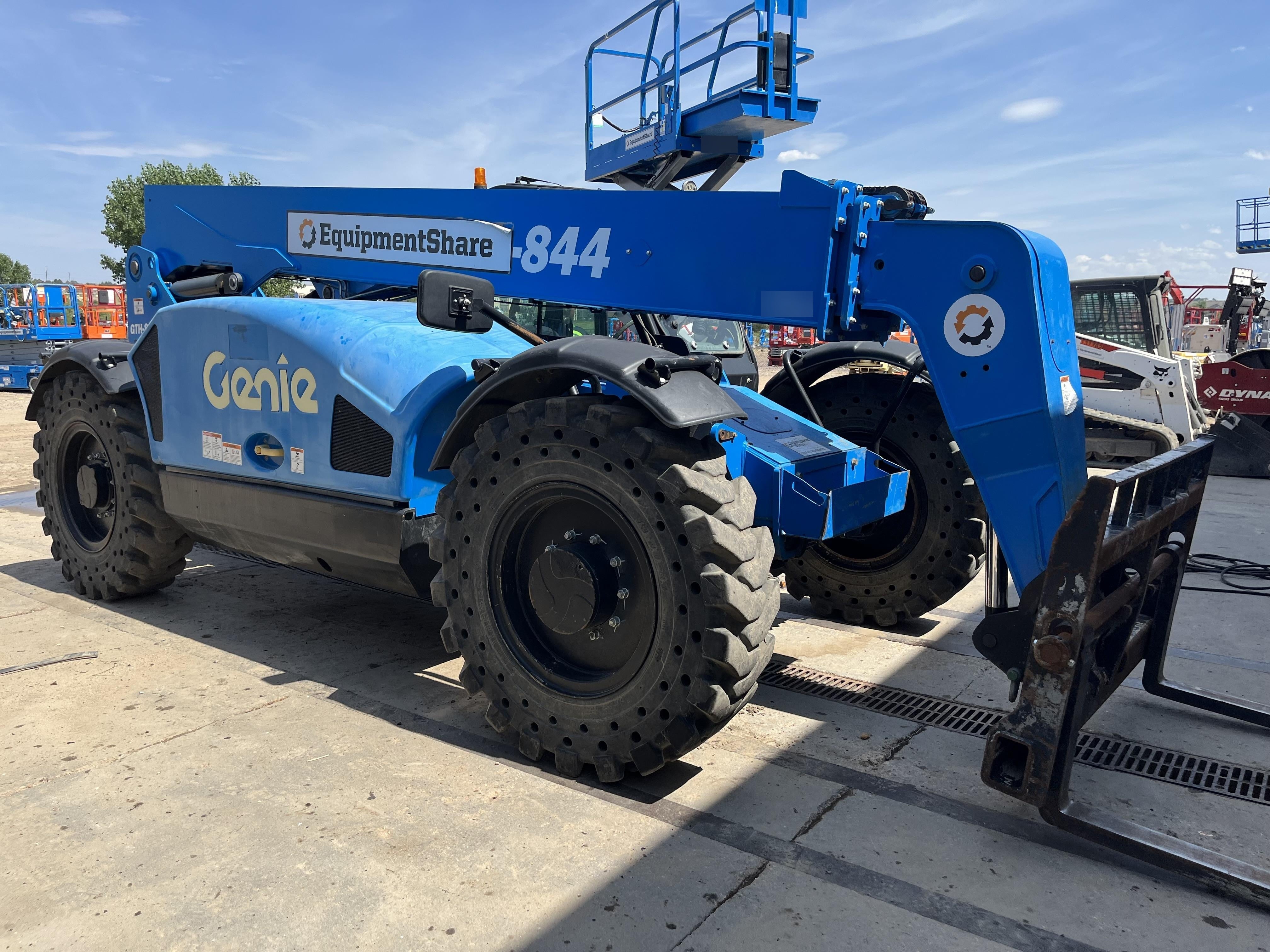 2018 Genie GTH-844 Genie GTH-844 w/Enclosed Cab w/HVAC, Work Lights, Solid Tires, Beacon, 60" Carriage and Forks