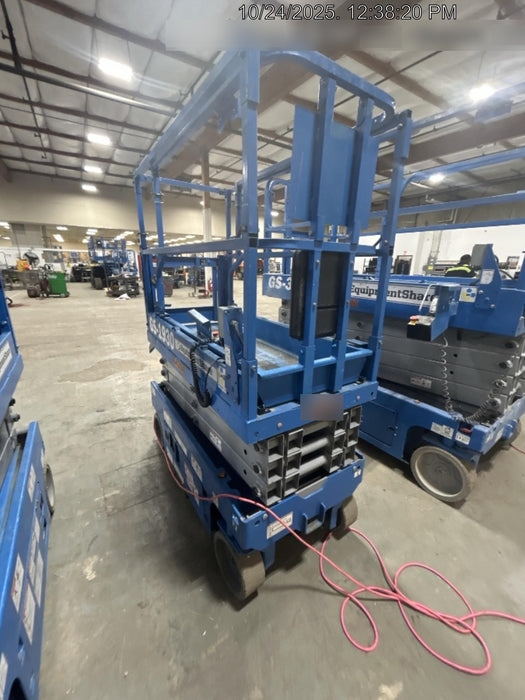 2020 Genie GS-1930 Solid Non Marking Tires, Beacon, Folding rails with half height swing gate, 800W Inverter