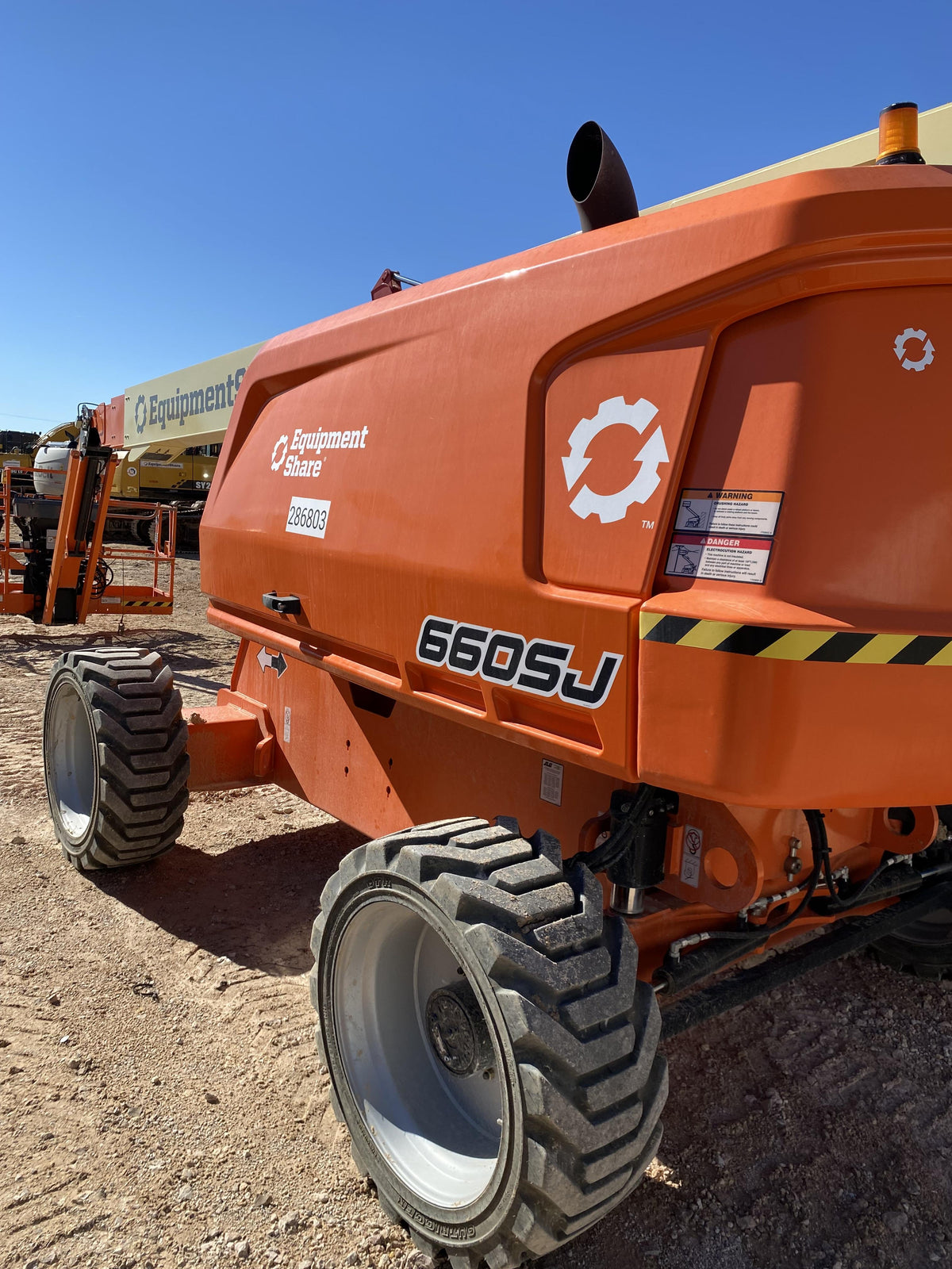 2022 JLG 660SJ