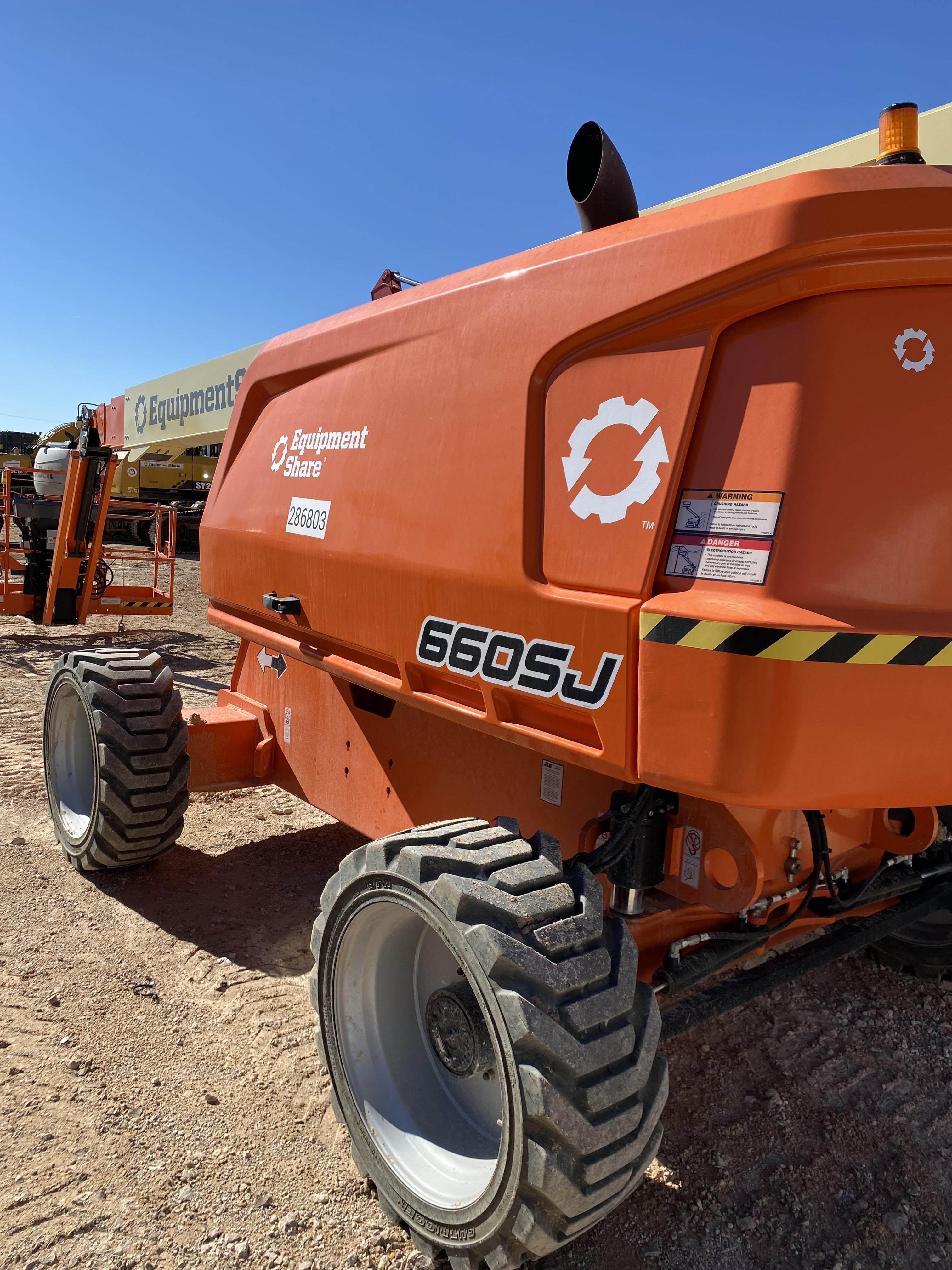 2022 JLG 660SJ