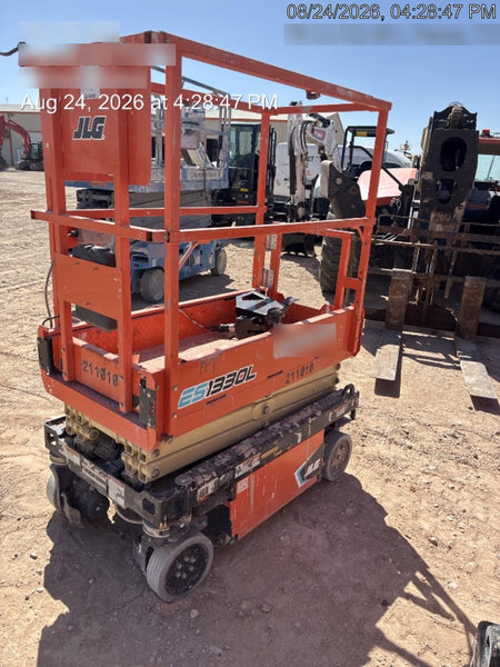 2022 JLG ES1330L