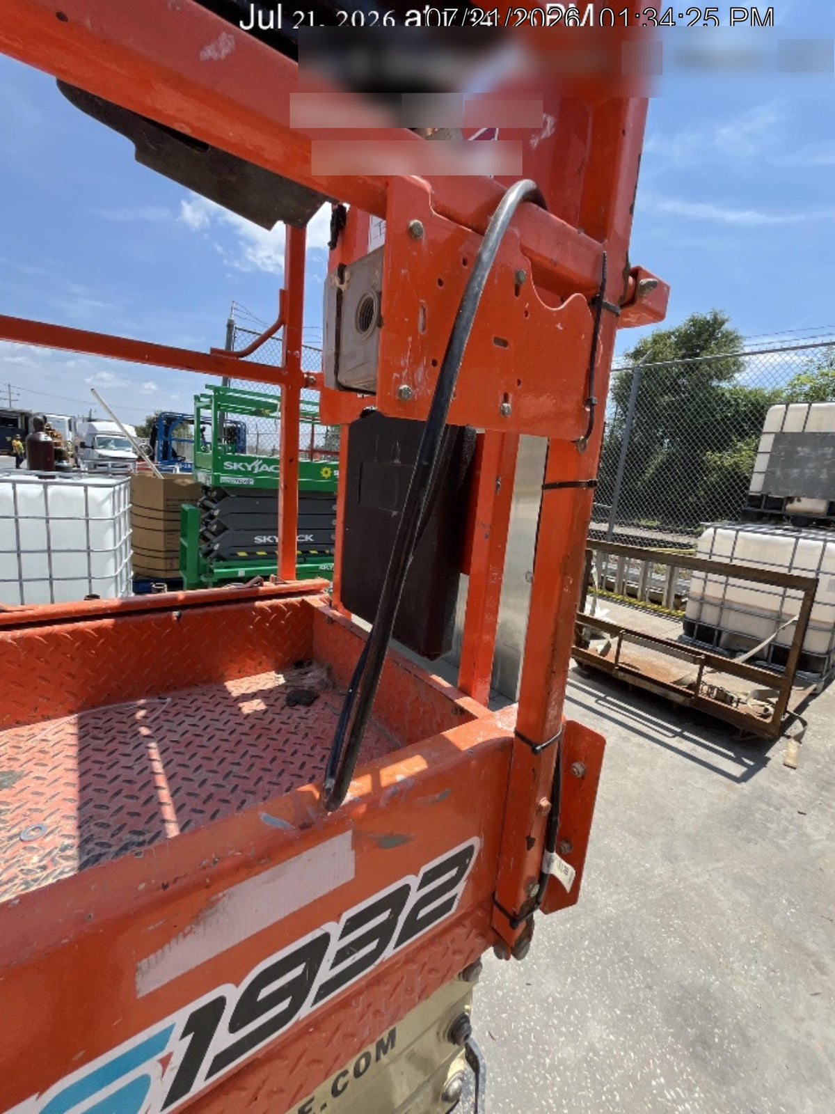2022 JLG ES1932