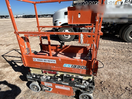 2022 JLG ES1330L