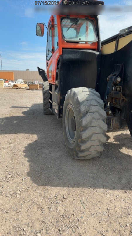 2022 JLG 1075