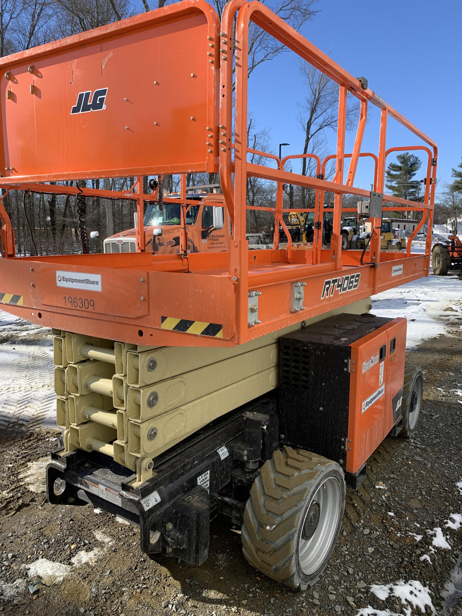 2021 JLG RT4069