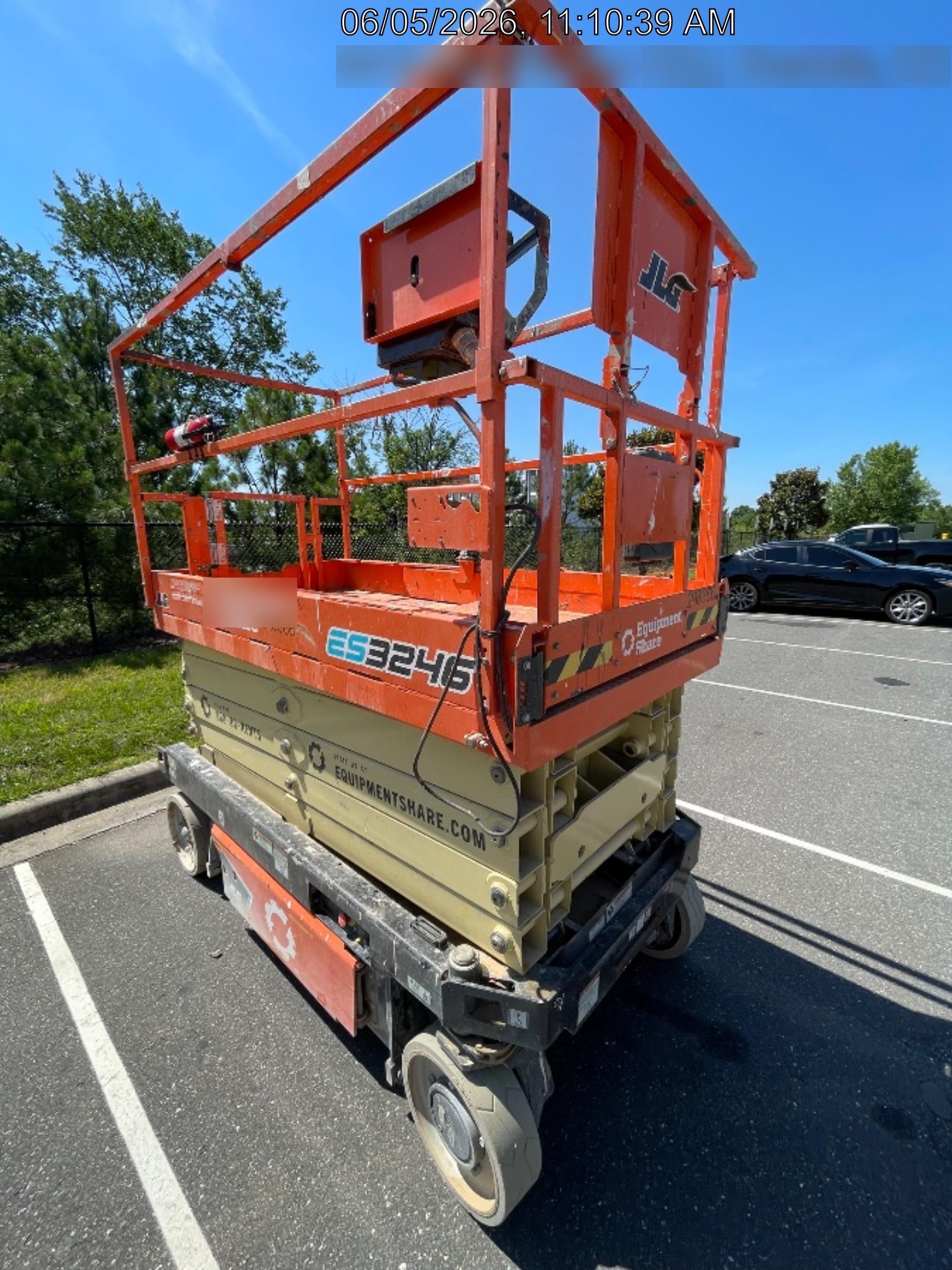 2023 JLG ES3246