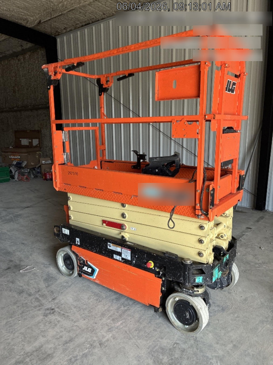 2023 JLG ES1932