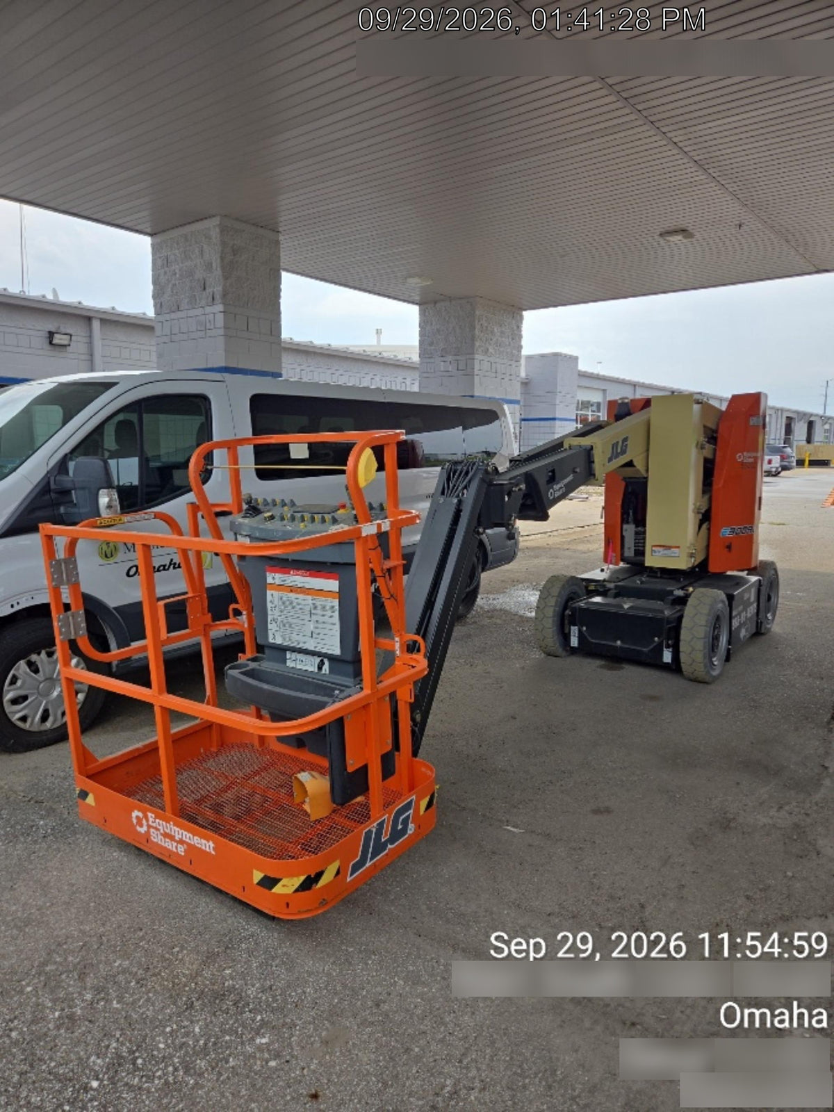 2025 JLG E300AJP