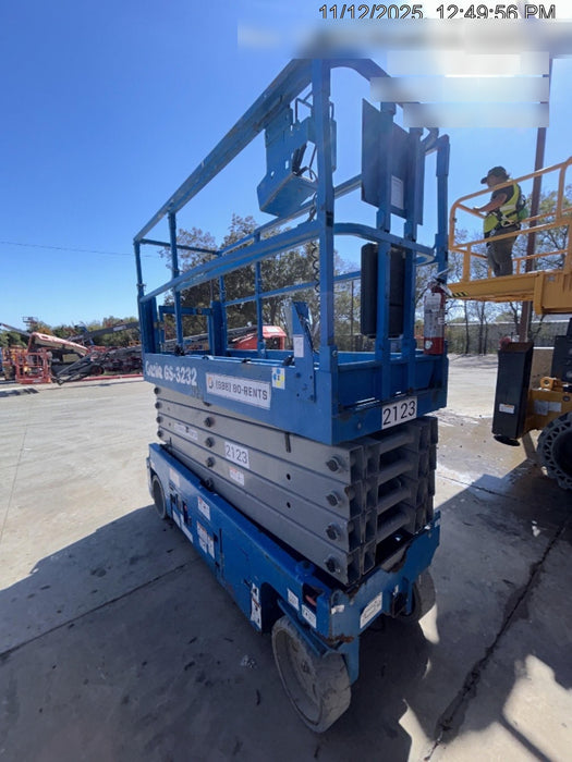 2016 Genie GS-3232 Genie GS3232 Narrow Scissor Lift