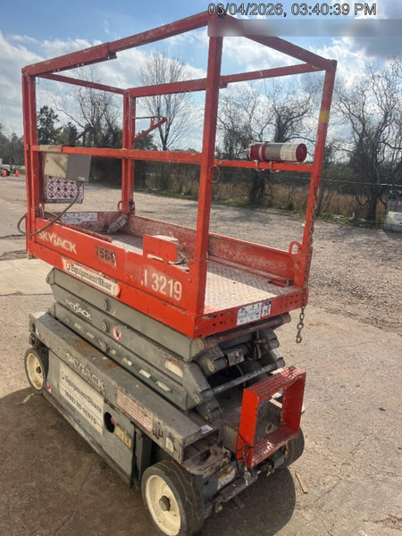 2018 Skyjack SJIII-3219 Skyjack SJIII3219 Scissor Lift w/Trojan Batteries
