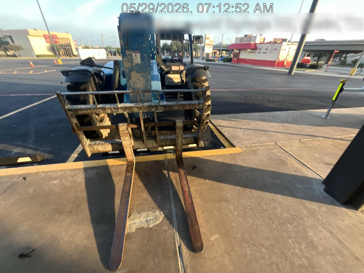 2018 Genie GTH-636 Genie GTH-636 w/Open ROPS, Solid Tires, Work Light/Beacon, 48" Carriage and Forks