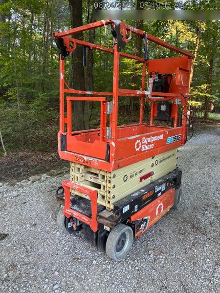 2023 JLG ES1932