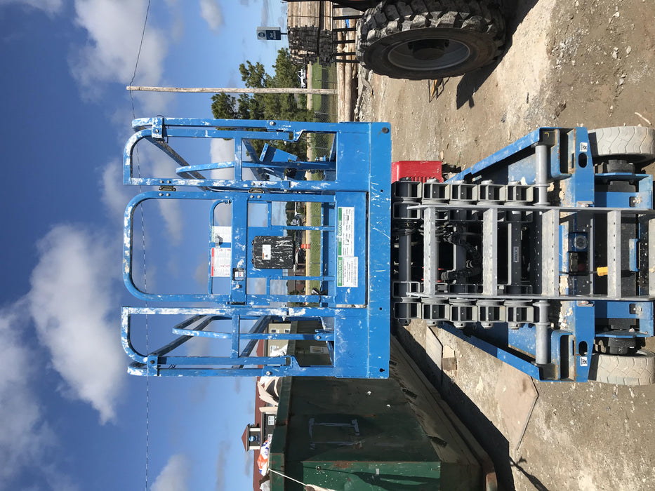 2019 Genie GS-4047 Folding rails with half height swing gate