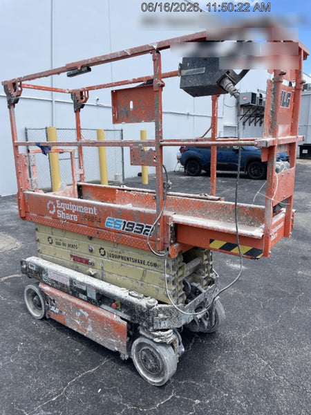 2022 JLG ES1932