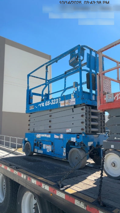2018 Genie GS-3232 Genie GS3232 Lift w/Folding Rails and Swing Gate