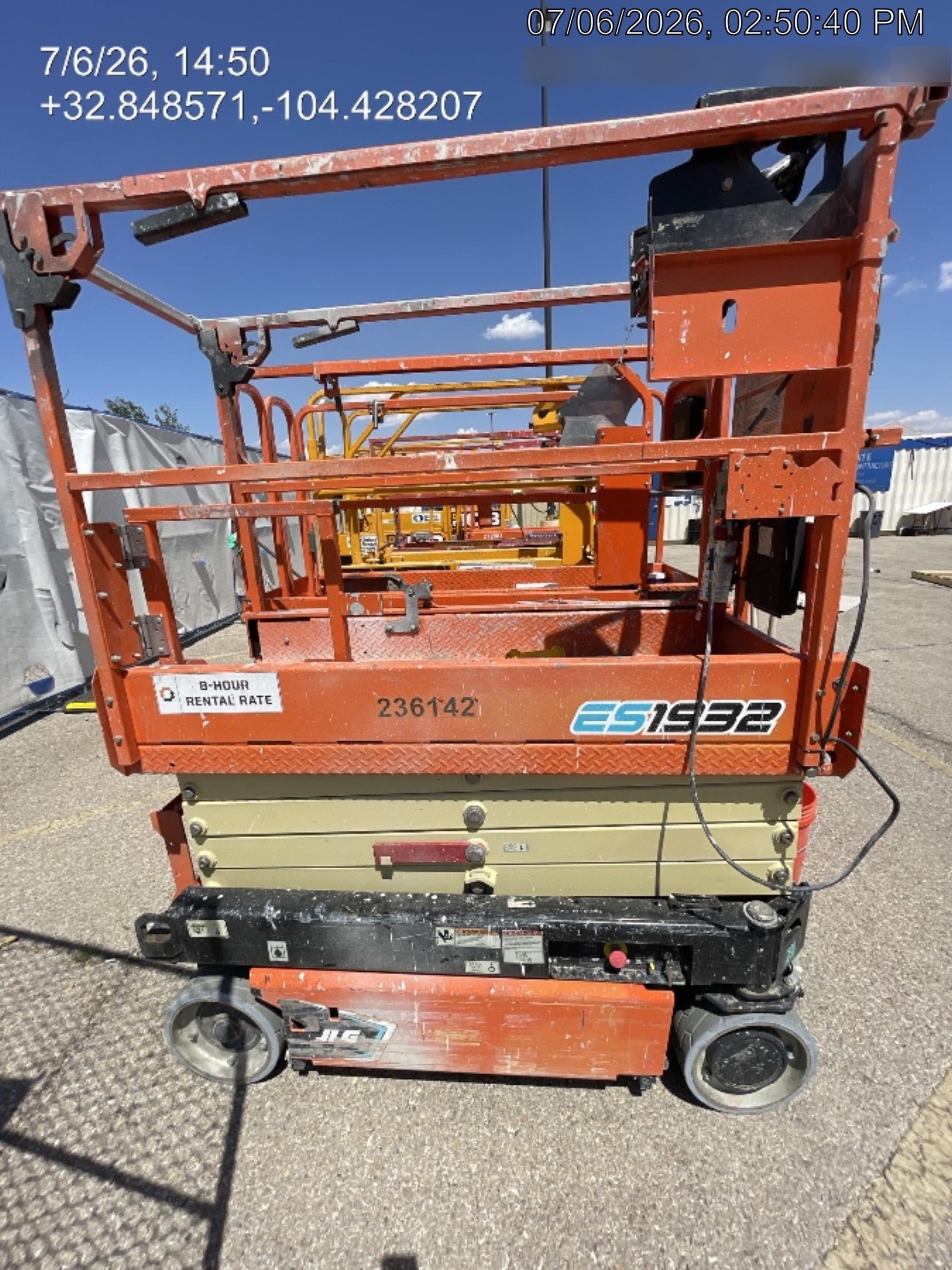 2022 JLG ES1932