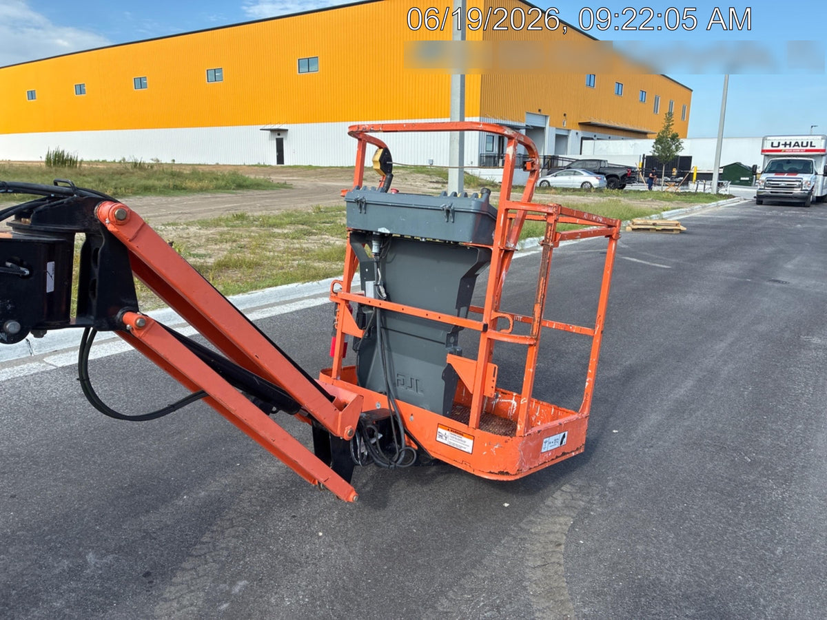 2019 JLG E400AJPN