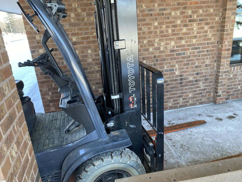 2022 TOYOTA 50-8FGU25