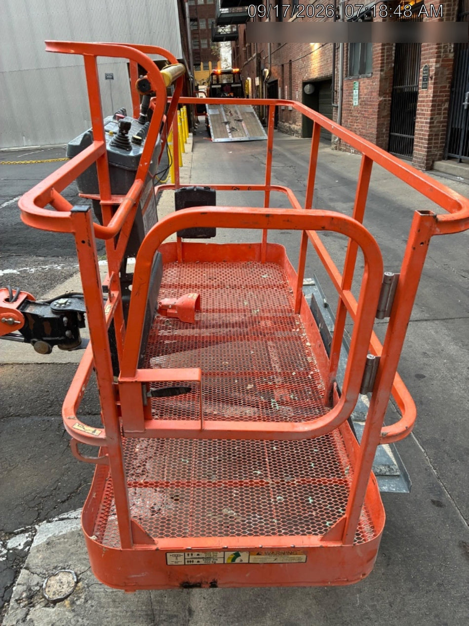 2019 JLG 400S