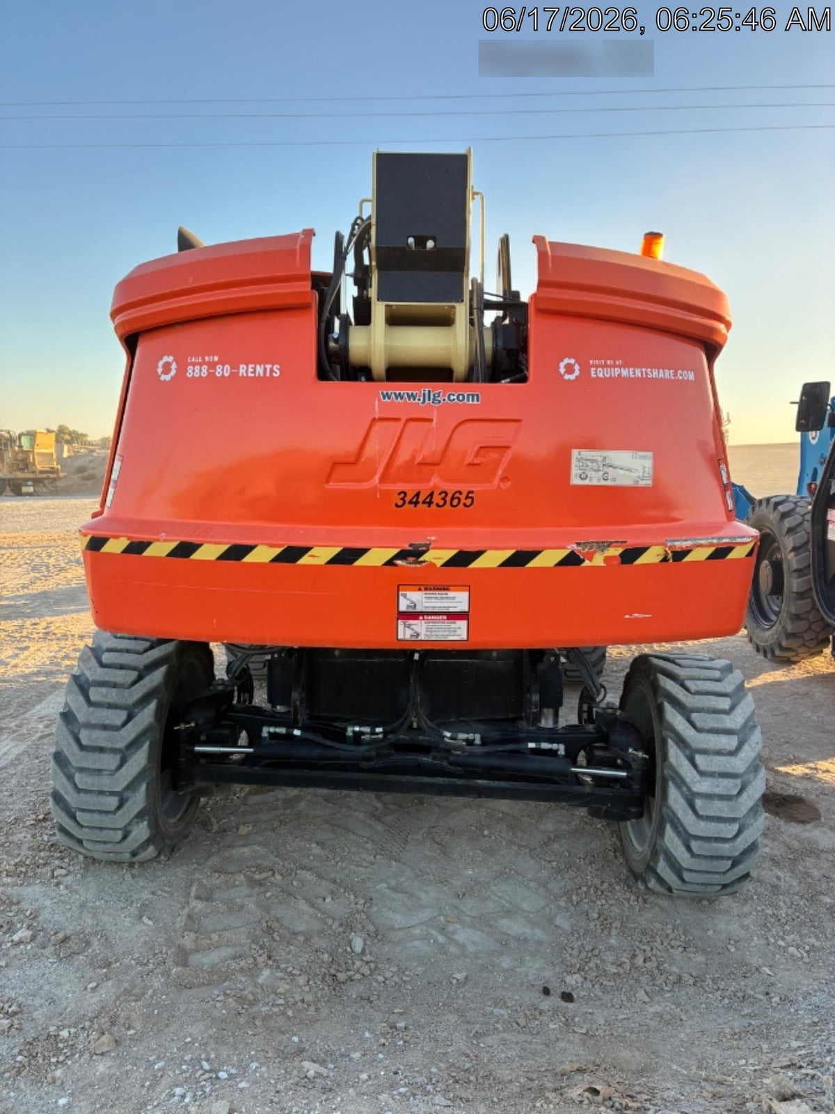 2023 JLG 600S