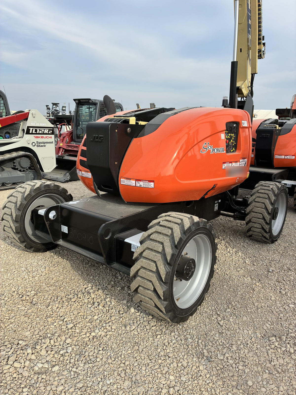 2026 JLG 600AJ